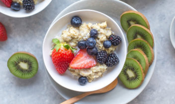 banana berry oatmeal